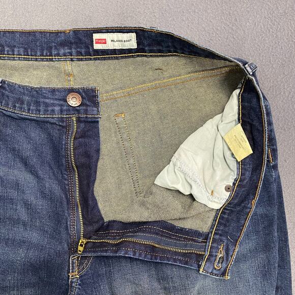 Wrangler Jeans Mens 38x29.5 Blue Denim Dark Wash Relaxed Boot Leg Retro Y2K - Picture 8 of 14